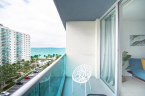 Modern Ocean View Apartment by Miami Te Espera - HALLANDALE 9E